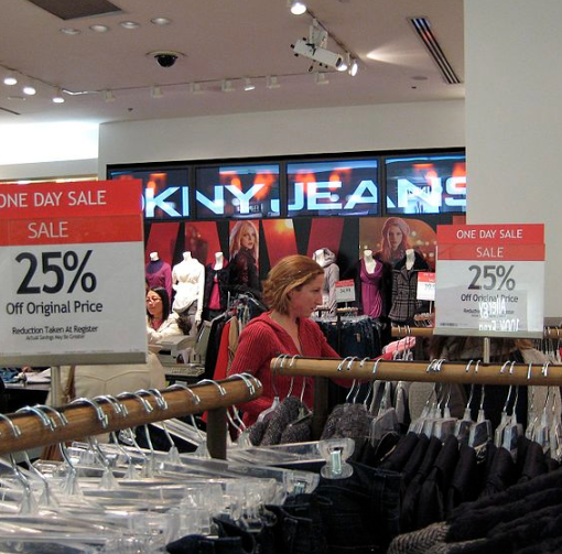 Clothes shopping 2007 Macy's by Phil Whitehouse on Wikimedia Commons https://commons.wikimedia.org/wiki/File:Shopping_at_Macy%27s_(2111009785).jpg